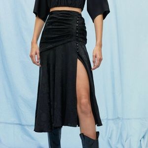 Aritzia Wilfred Tango Midi Skirt